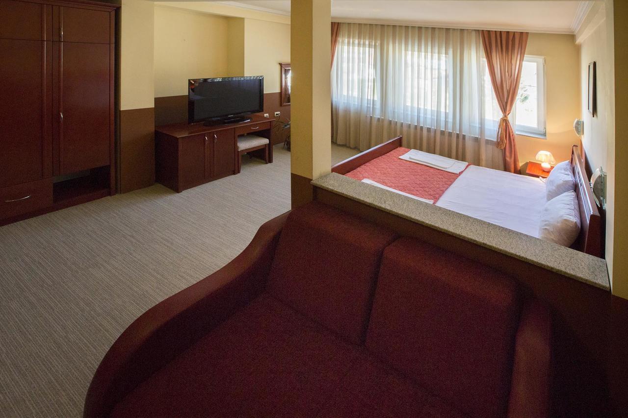 Hotel Atlas نوفي بازار المظهر الخارجي الصورة